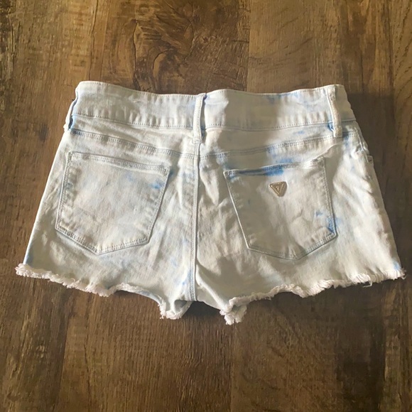 Guess Denim Shorts 🩳 - Picture 4 of 7